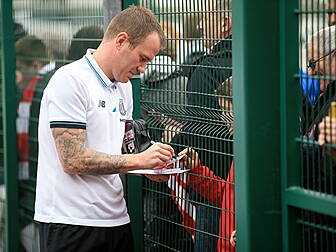 Premier League Live: Stoke tak...